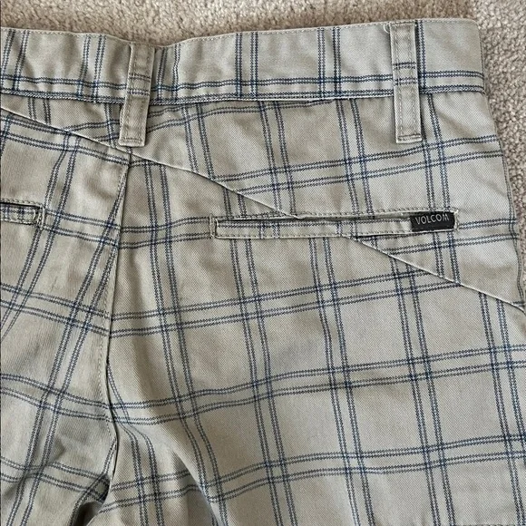 Volcom boy shorts - Picture 5 of 7